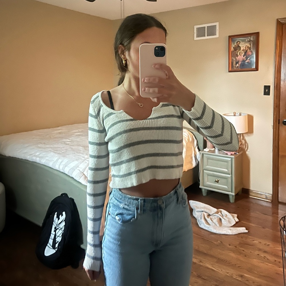 Princess Polly Gray and White Striped V-Neck Sweater size xs